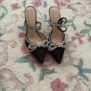 Elegant Black Women's Heels with Rhinestone Bow